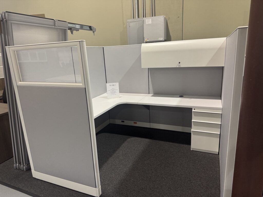 Used L-Shape Panel Workstation Cubicle with Pedestal